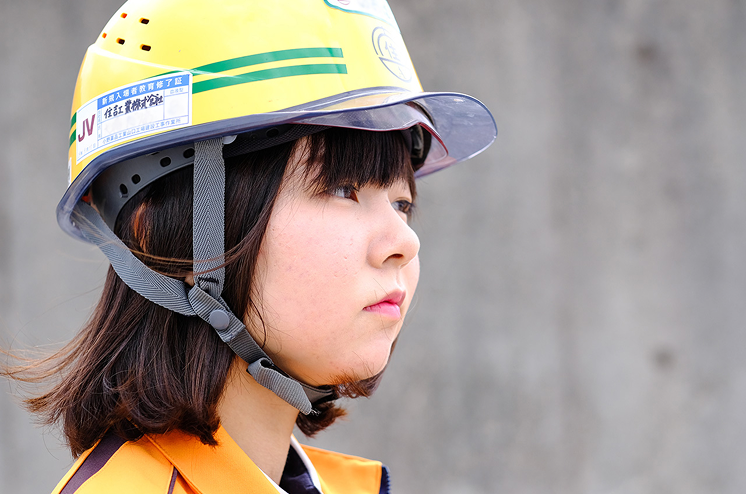ヘルメットを着用したD.Oさん